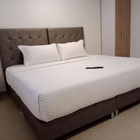 Aparta Suite Plaza Premium Богота Экстерьер фото