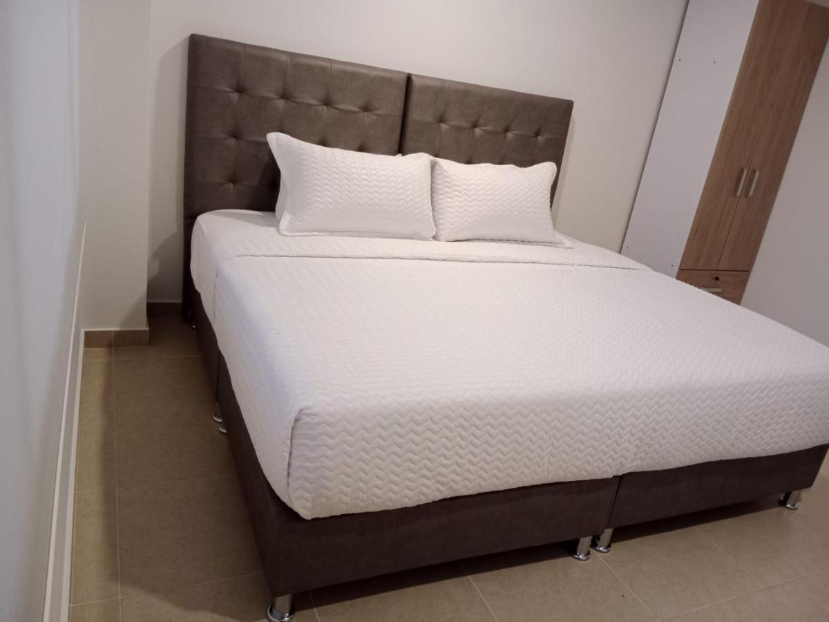 Aparta Suite Plaza Premium Богота Экстерьер фото
