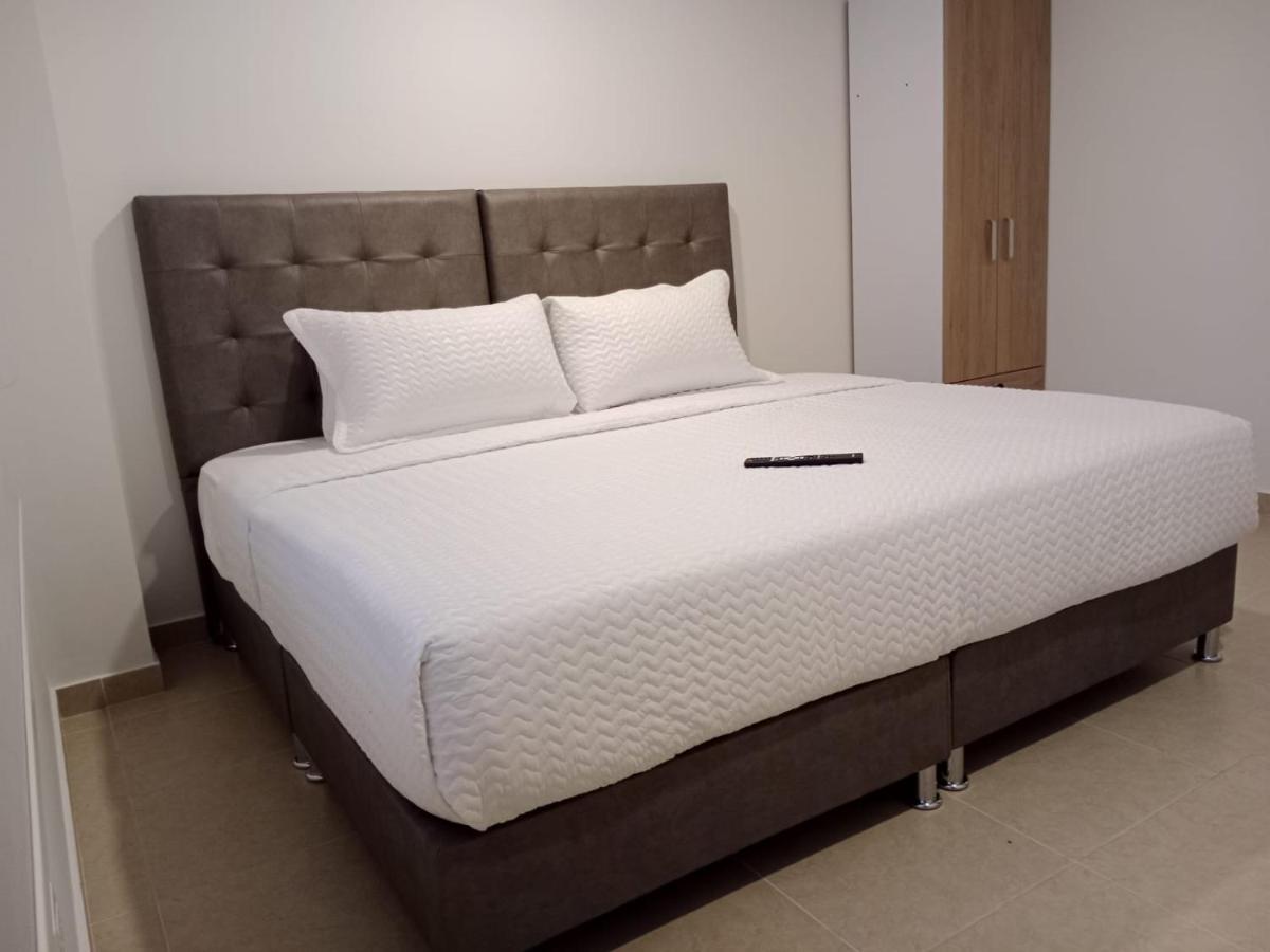 Aparta Suite Plaza Premium Богота Экстерьер фото
